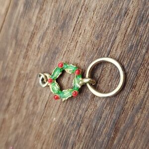 Wreath‎ doorknocker seasonal necklace pendant